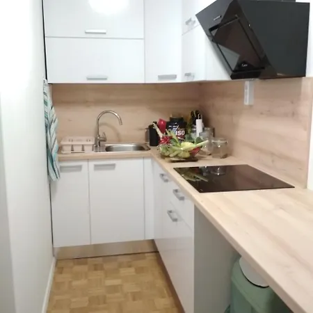 De Luxe Duplex Kozmetika Kahne * Ljubljana