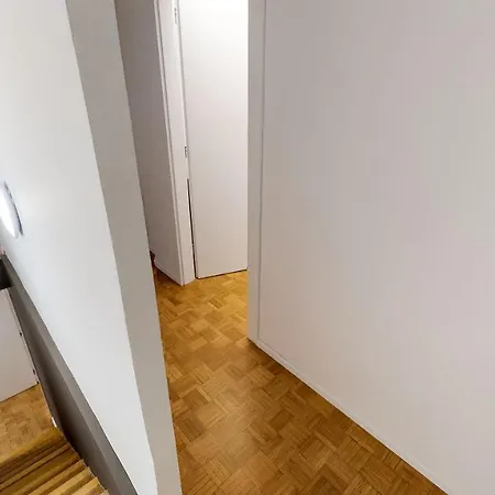De Luxe Duplex Kozmetika Kahne * Ljubljana